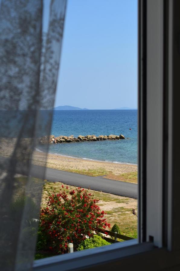 Lemon Beach Front Apartment, Nikiti Nikiti (Sithonia) Exterior foto