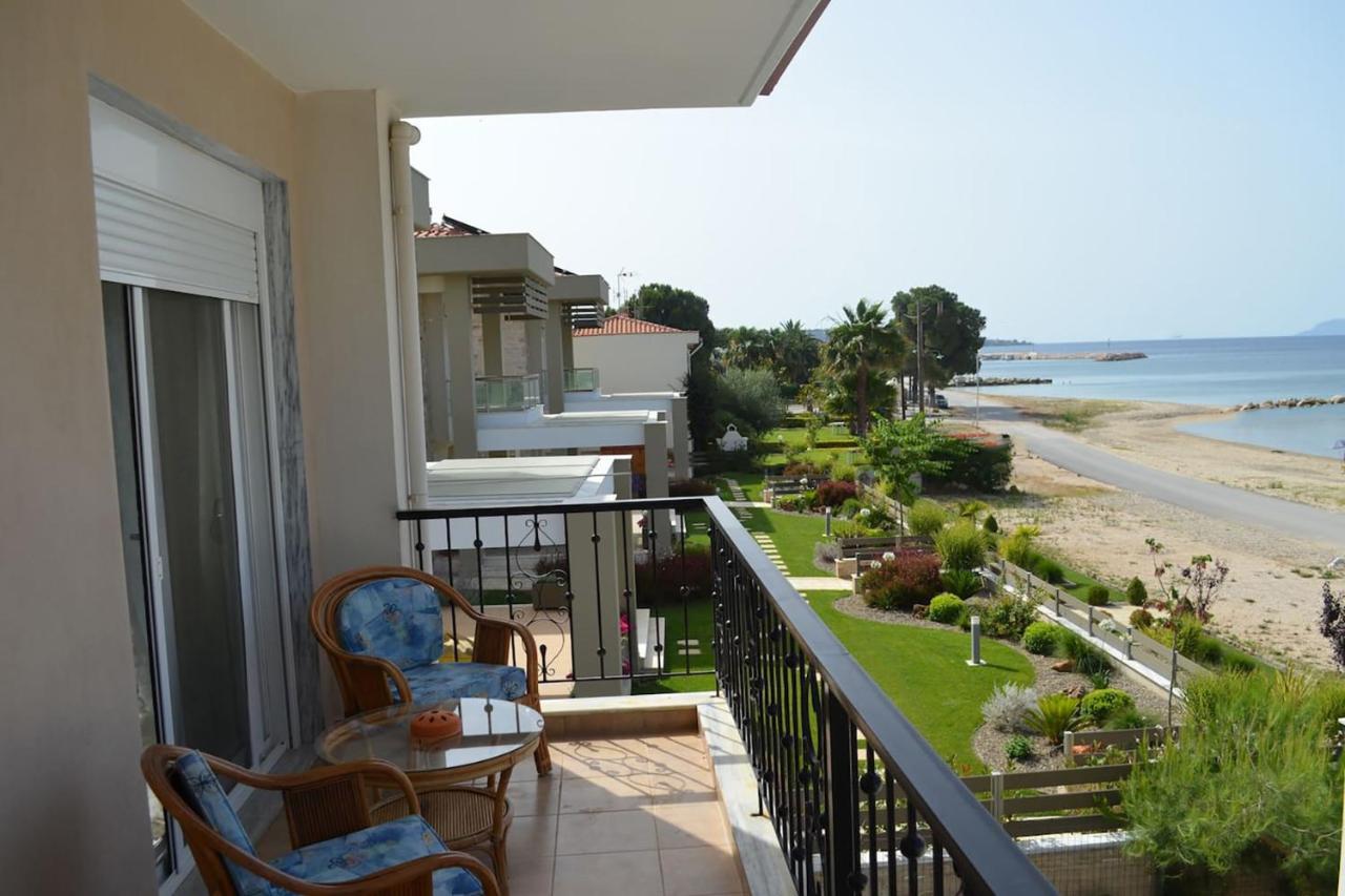 Lemon Beach Front Apartment, Nikiti Nikiti (Sithonia) Exterior foto
