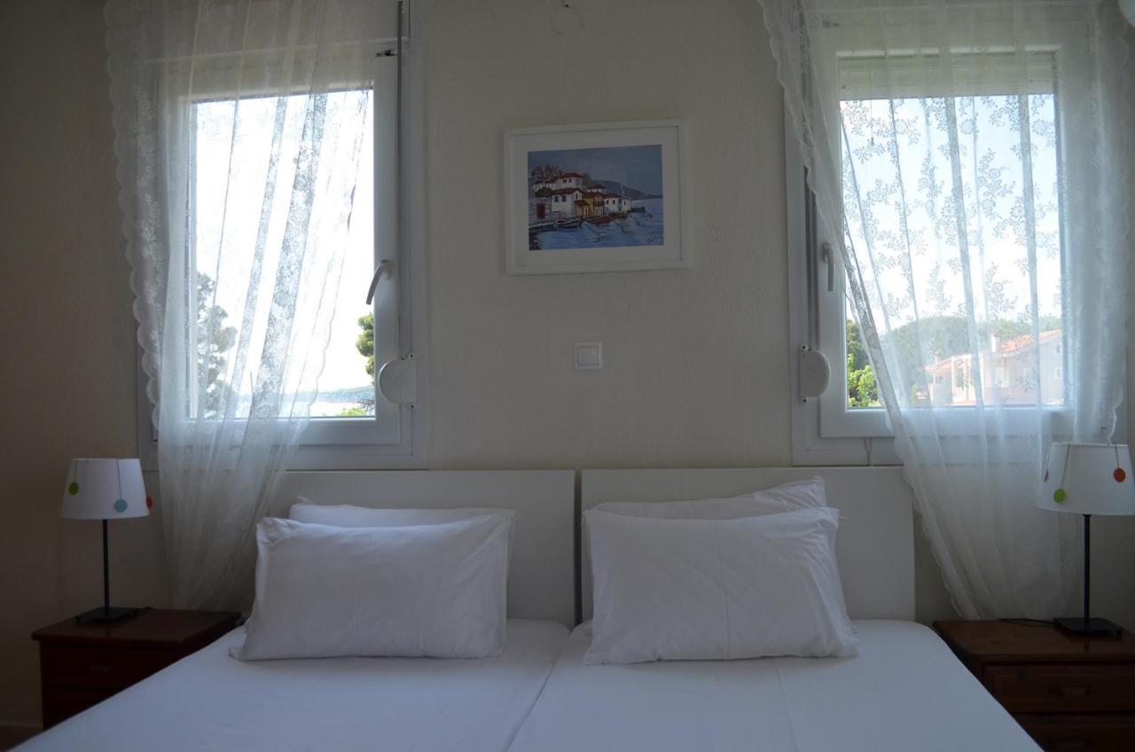 Lemon Beach Front Apartment, Nikiti Nikiti (Sithonia) Exterior foto