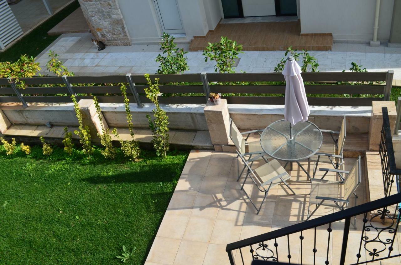 Lemon Beach Front Apartment, Nikiti Nikiti (Sithonia) Exterior foto