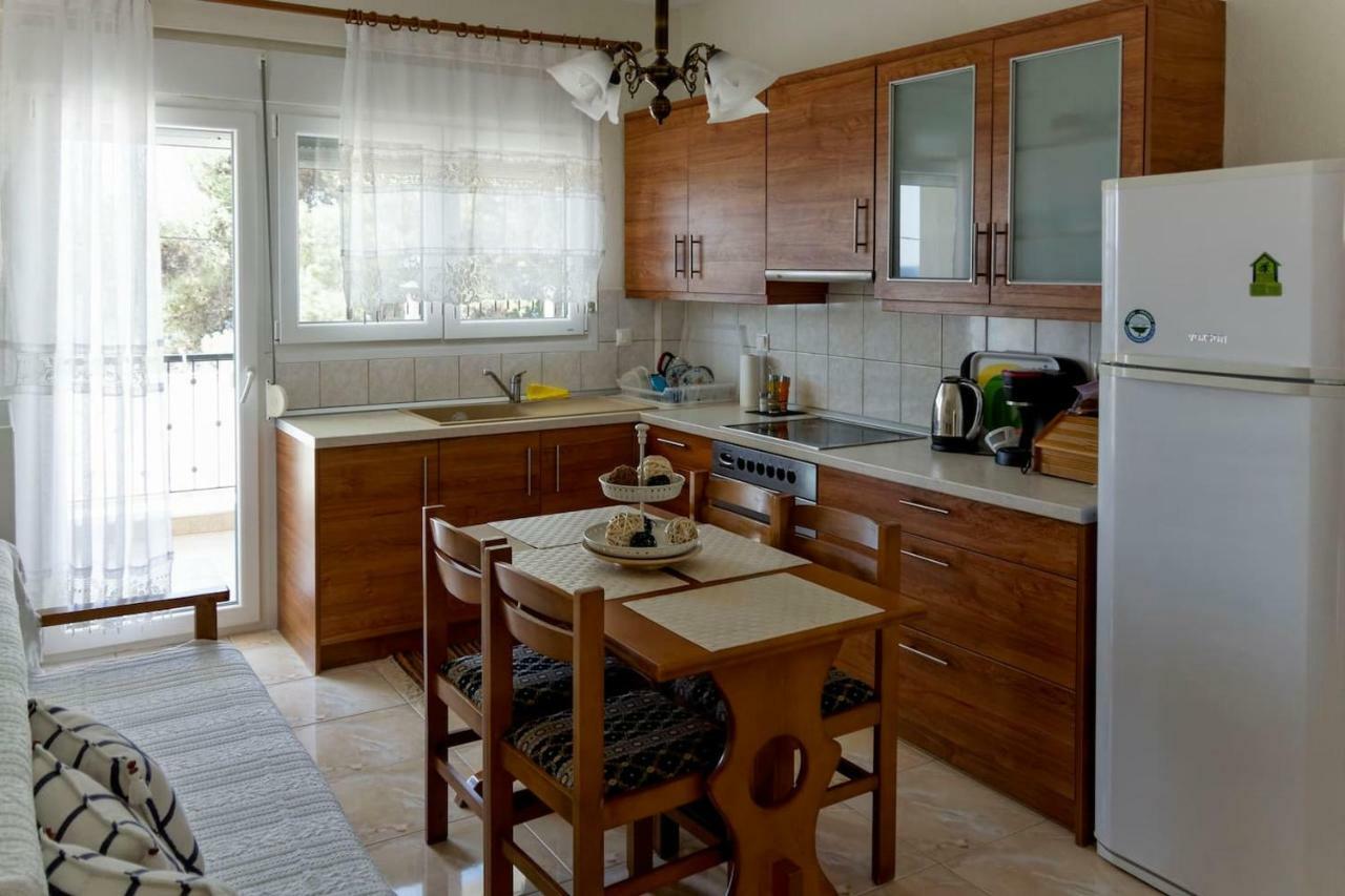Lemon Beach Front Apartment, Nikiti Nikiti (Sithonia) Exterior foto